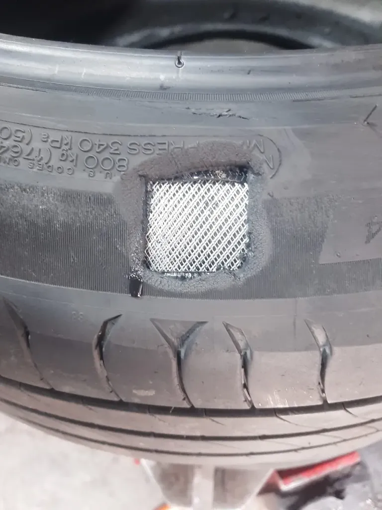 Vulcanizado de llantas estalladas y reventadas