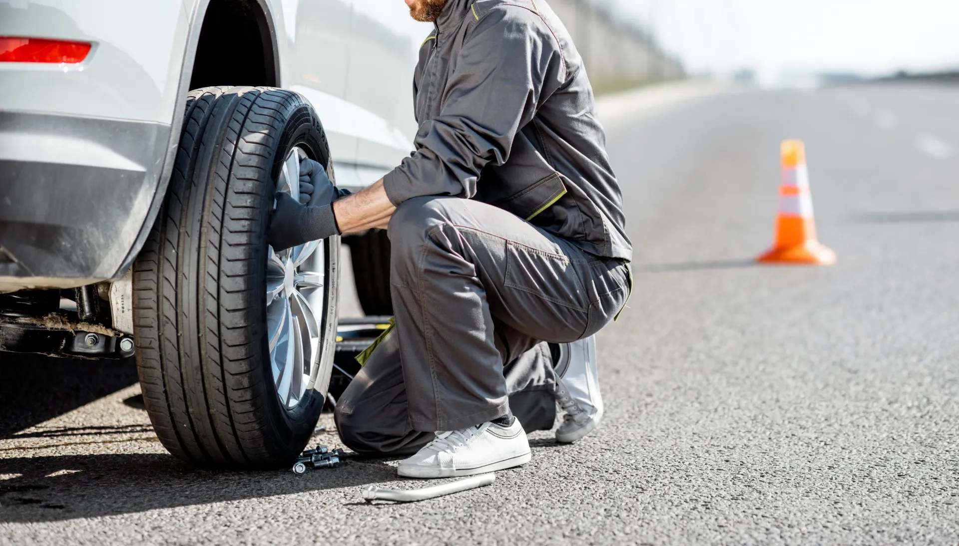 Jose Luis Alzate montallantas a domicilio, Asistencia por pinchazos, llantas chuzadas